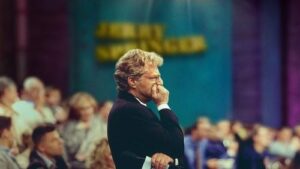 JERRY SPRINGER: FIGHTS, CAMERA, ACTION – 1. Sezon 1. Bölüm Izle