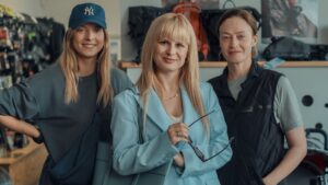 THE MOTHERS OF PENGUINS – 1. Sezon 2. Bölüm Izle